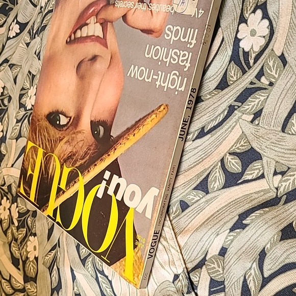 Vintage Vogue Magazine June 1978 - Picture 2 of 3